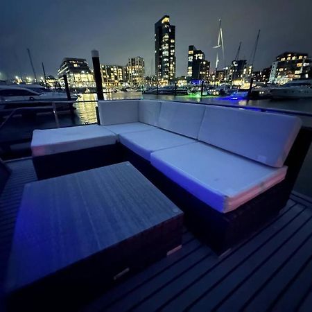 Yacht "X" - 44 Foot Modern Yacht On 5 Star Ocean Village Marina - Minutes Away From City Centre And Cruise Terminals, Free Parking ,Spa Package Available! Southampton Luaran gambar